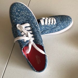Mossimo shoes